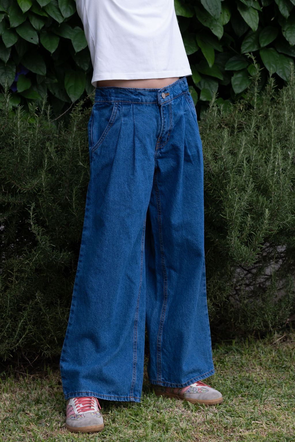 Jeans pierna ancha con pinzas