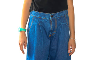 Jeans amplio con pinzas