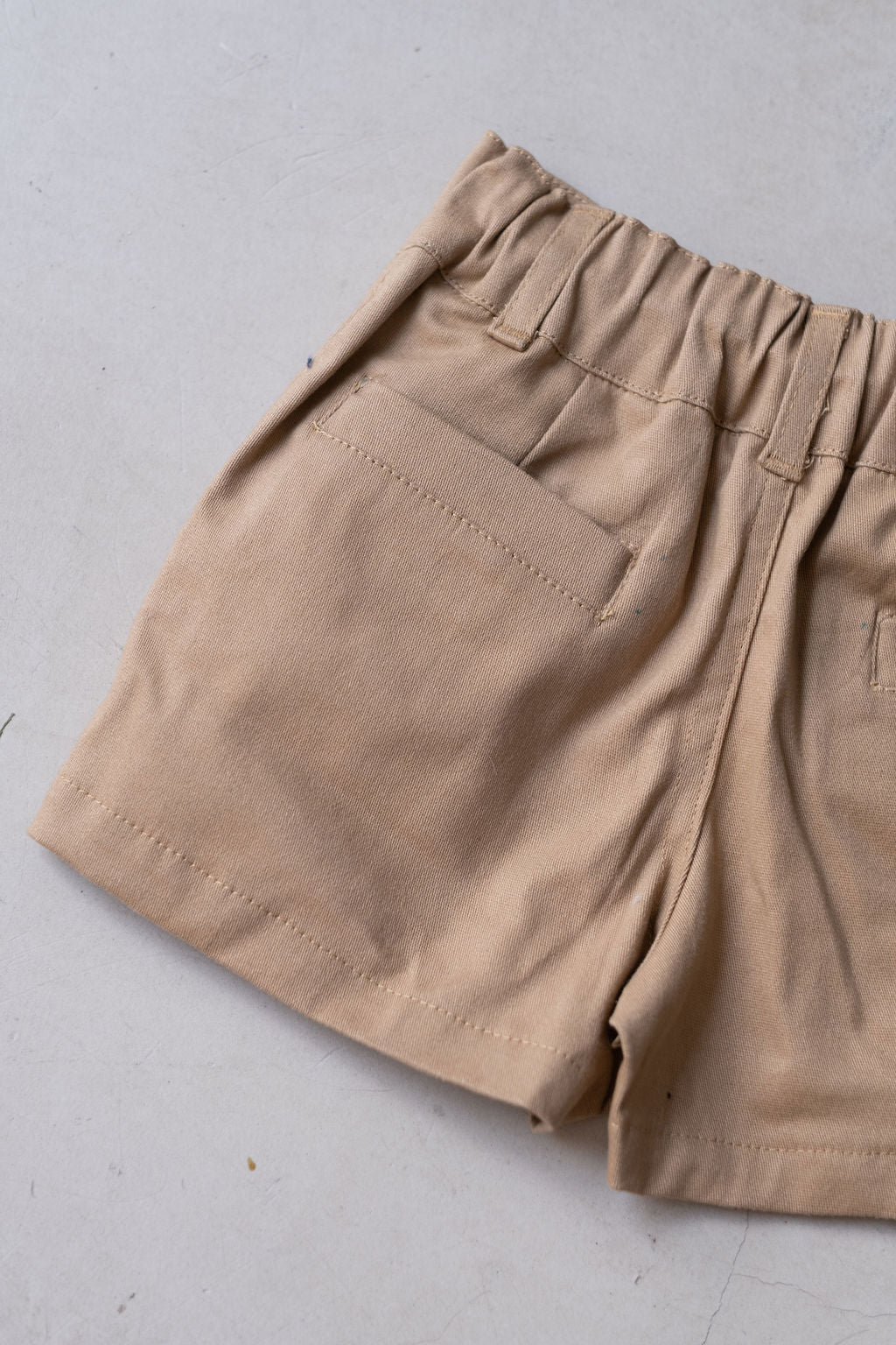 Bermuda niño gabardina